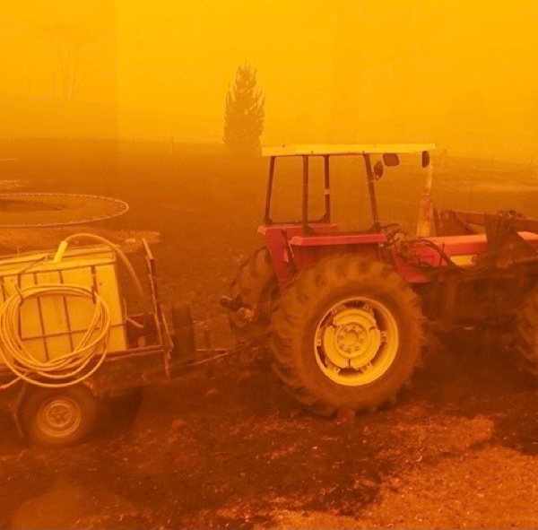 Homemade fire truck saves home from burning in bushfire